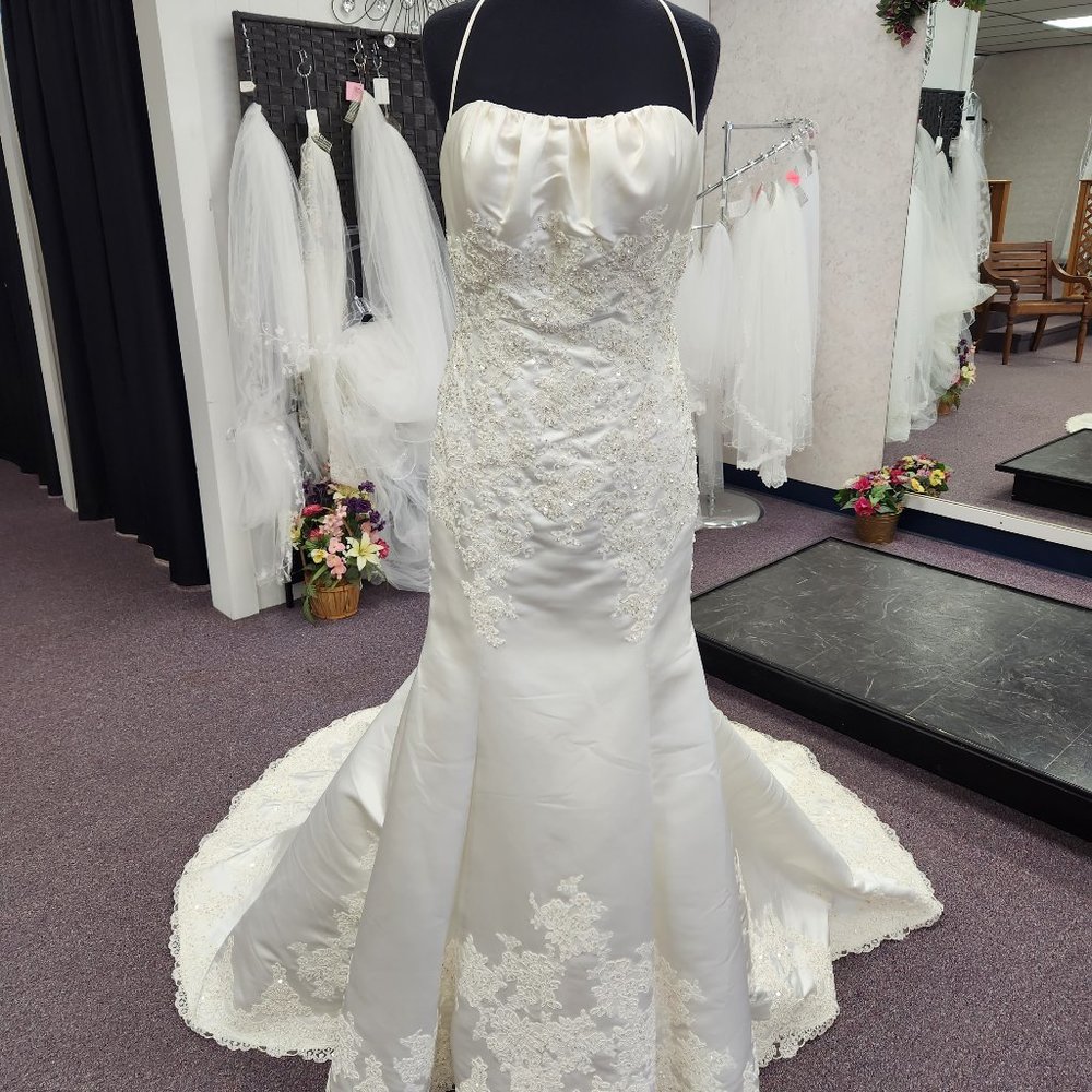 Eden Bridal 5132 Ivory Satin & Lace Size 8 Wedding Dress/Bridal Gown